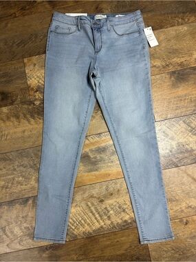 JESSICA SIMPSON Kiss Me Skinny Jeans, Light Wash, Size 10 Regular, NWT